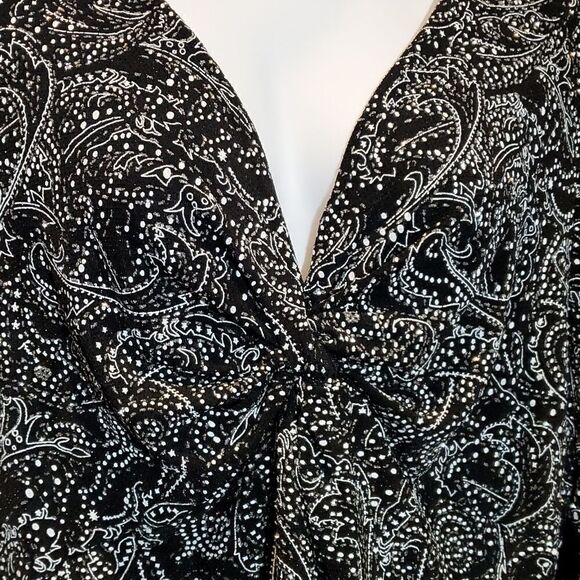 JBS Sz 5X Black Silver Paisley Sparkly Knotted Bust Dressy Blouse Plus Size - Picture 4 of 8
